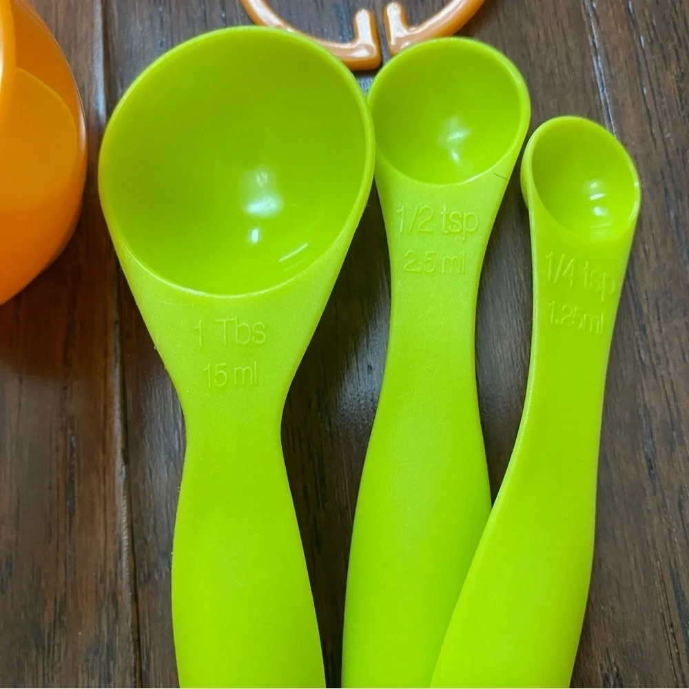 EUC Mixed lot of Measuring Cups Lime Green Orange